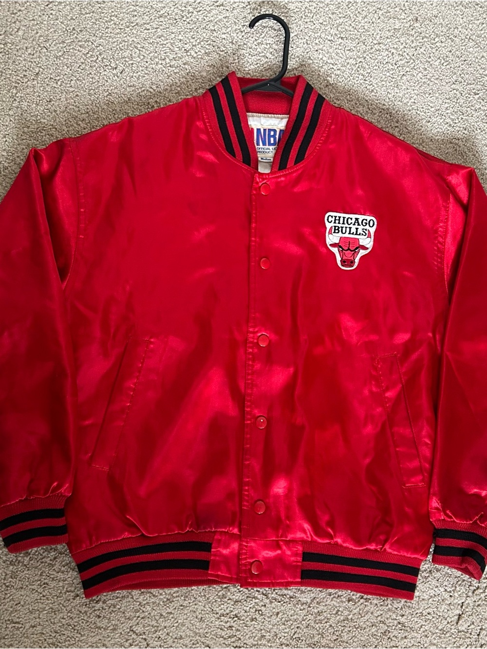 RARE - NBA Chicago Bulls Satin Bomber Jacket - Picture 2 of 6